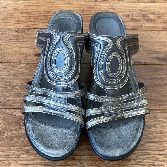 Naot Metallic Pewter Platform Wedge Slide Sandals Comfort Size 41 - Picture 4 of 11